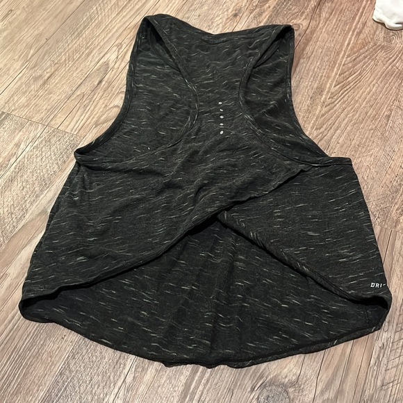 Nike tank - Picture 2 of 2